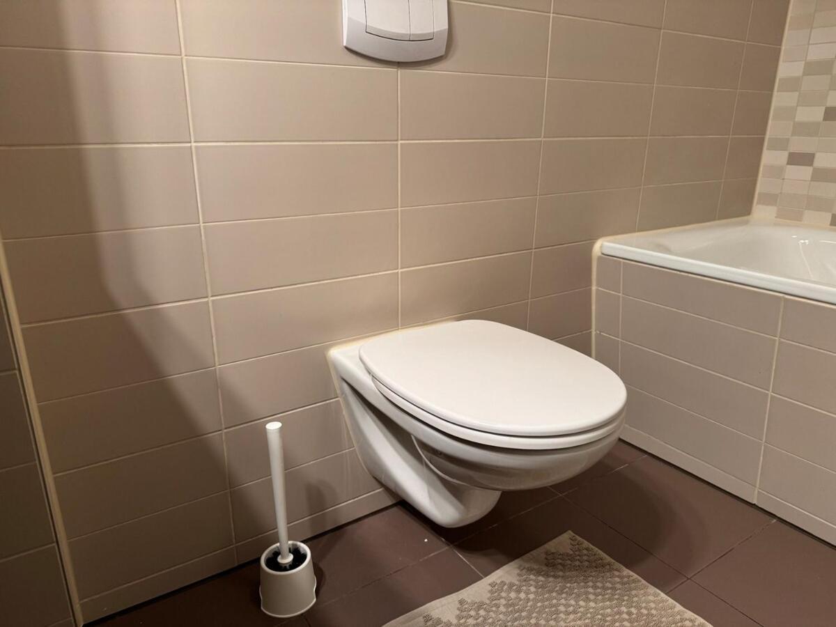 2br, Danube, Central, U6 & S-bahn - Axara Housing Brn 16 Apartament *